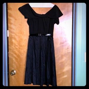 Gorgeous Adrianna Papell LBD size 4